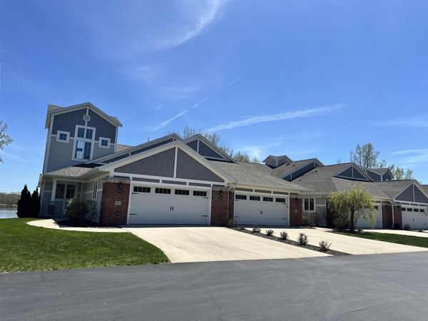 2621 BAY HARBOR CIRCLE, Green Bay, WI 54304