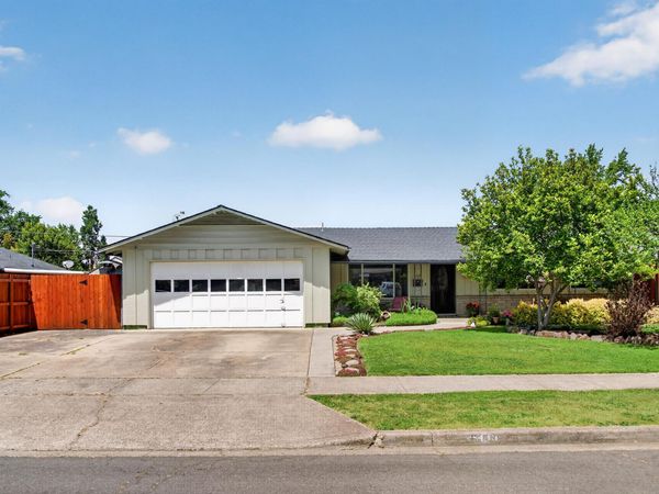 560 Souvenir Street, Medford, OR 97501