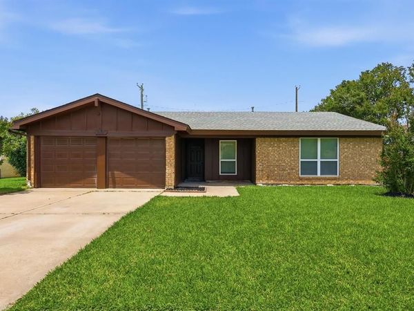 1909 Schumac Lane , Bedford, TX 76022