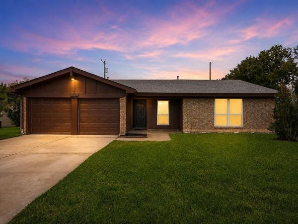 1909 Schumac Lane, Bedford, TX 76022