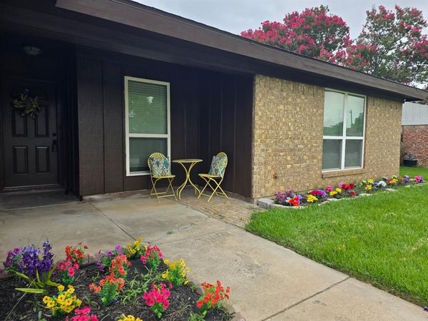 1909 Schumac Lane, Bedford, TX 76022