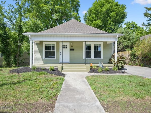 2502 Harvey St, Knoxville, TN 37917
