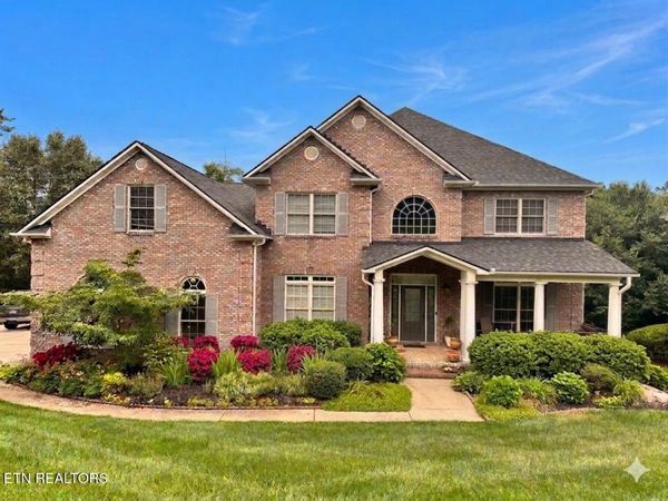 712 Whispering Hills Lane, Knoxville, TN 37934