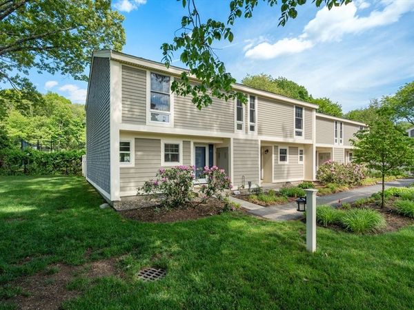 11 Oak St, Unit 45, Wellesley, MA 02482
