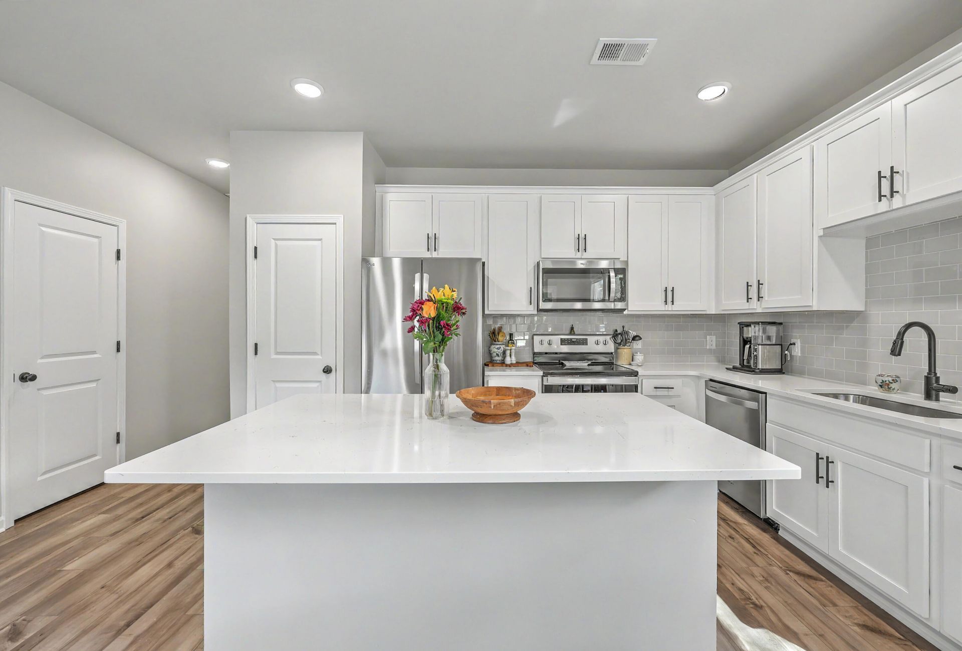 8354 Childs Cove Photo 6