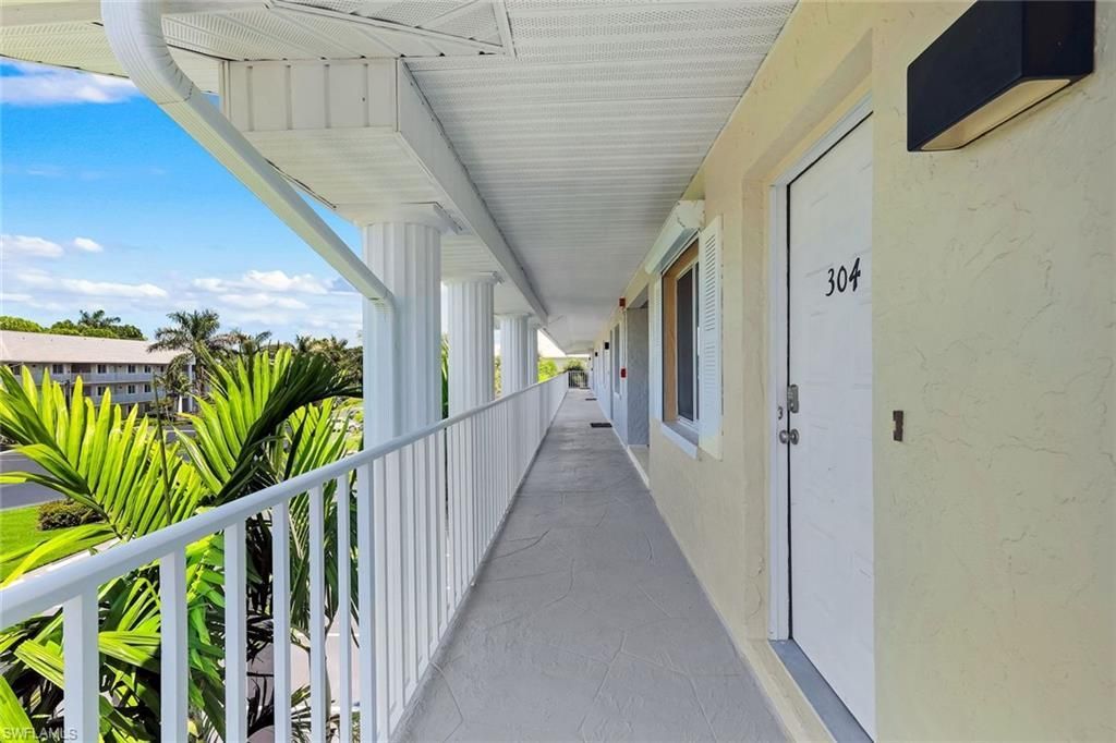 3051 Sandpiper Bay Cir, Unit I304, Naples, FL 34112 Photo