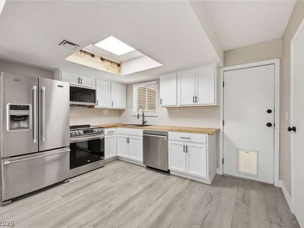 5626 W Lake Mead Boulevard , Las Vegas, NV 89108
