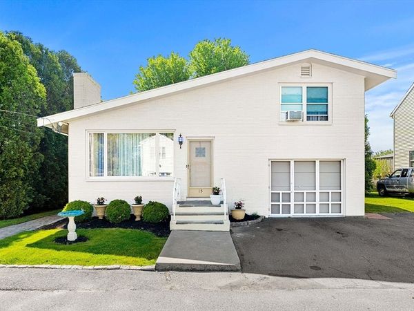 15 Barnes Circle, Salem, MA 01970