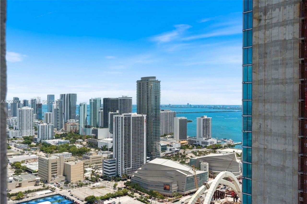 20 NE 11th 20 NE 11th St, Unit 4504, Miami, FL 33132 Photo