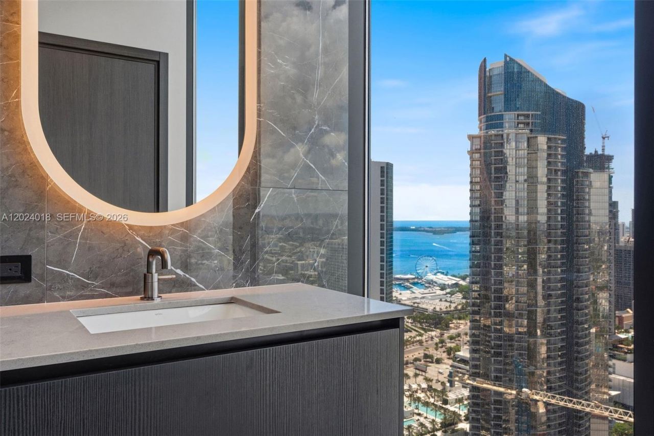 20 NE 11th 20 NE 11th St, Unit 4504, Miami, FL 33132 Photo