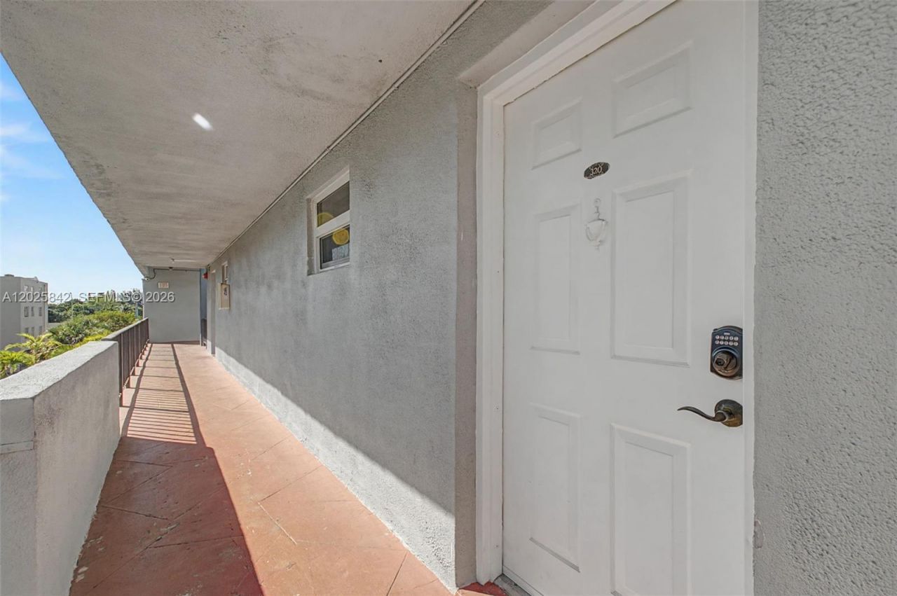 399 NW 72nd Ave , Unit 320, Miami, FL 33126 Photo