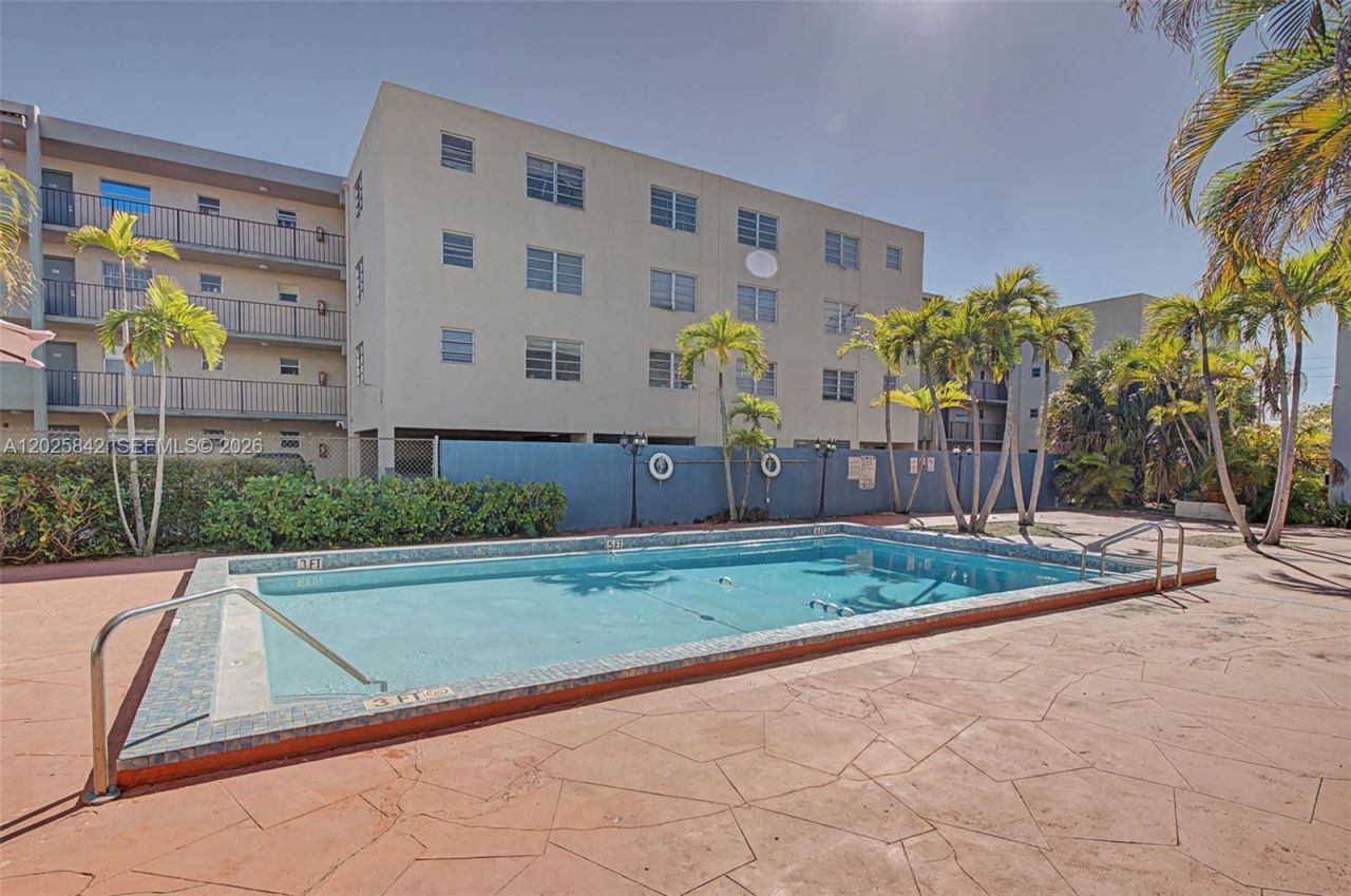 399 NW 72nd Ave , Unit 320, Miami, FL 33126 Photo