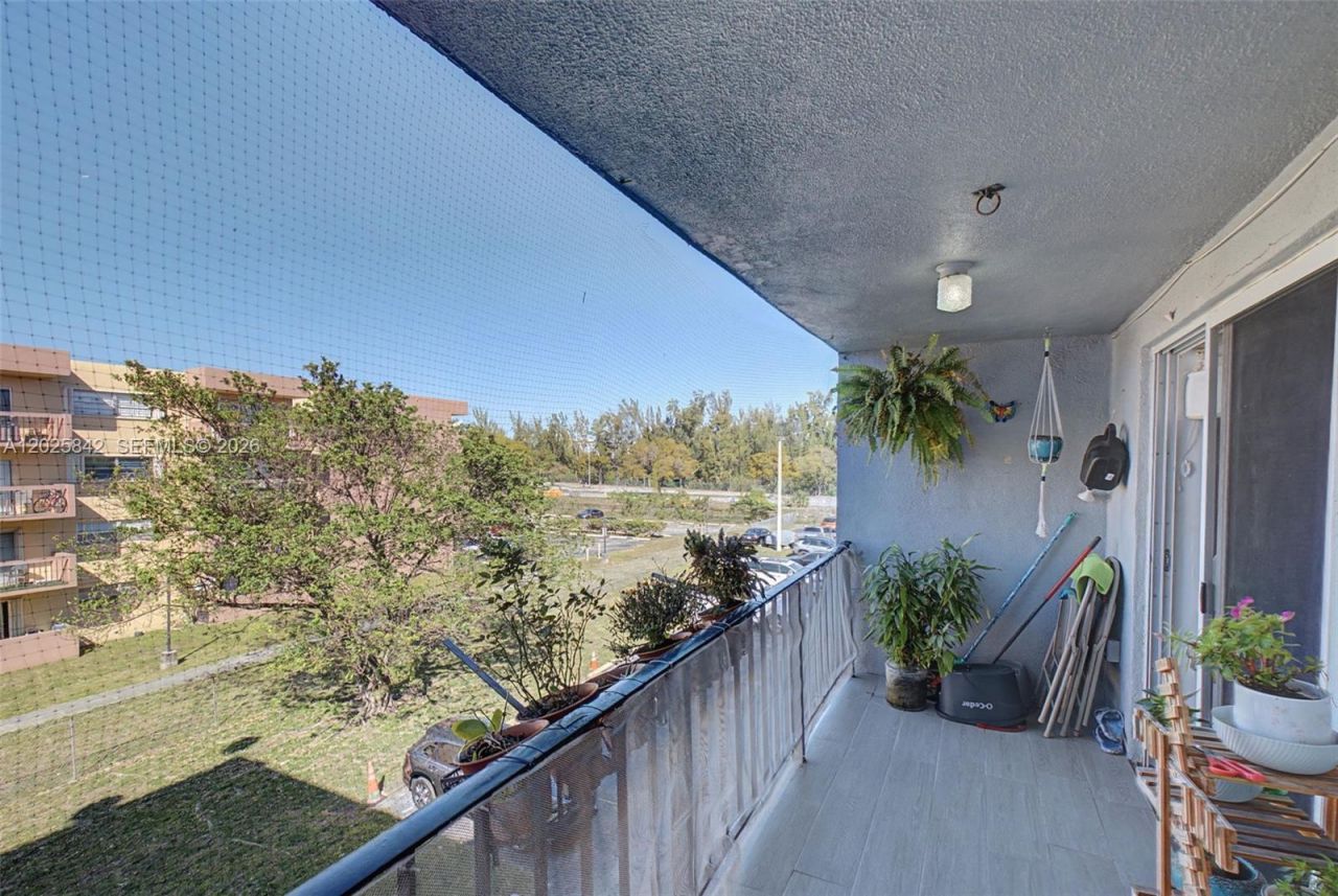 399 NW 72nd Ave , Unit 320, Miami, FL 33126 Photo