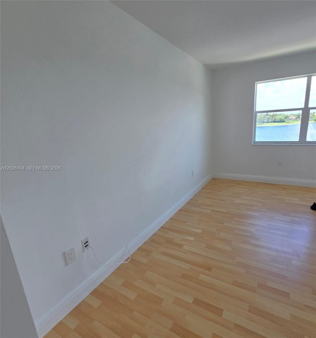 8600 SW 212th St, Unit 308, Cutler Bay, FL 33189 Photo