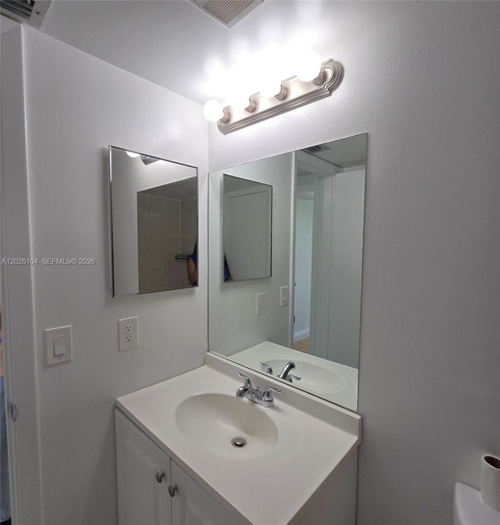 8600 SW 212th St, Unit 308, Cutler Bay, FL 33189 Photo