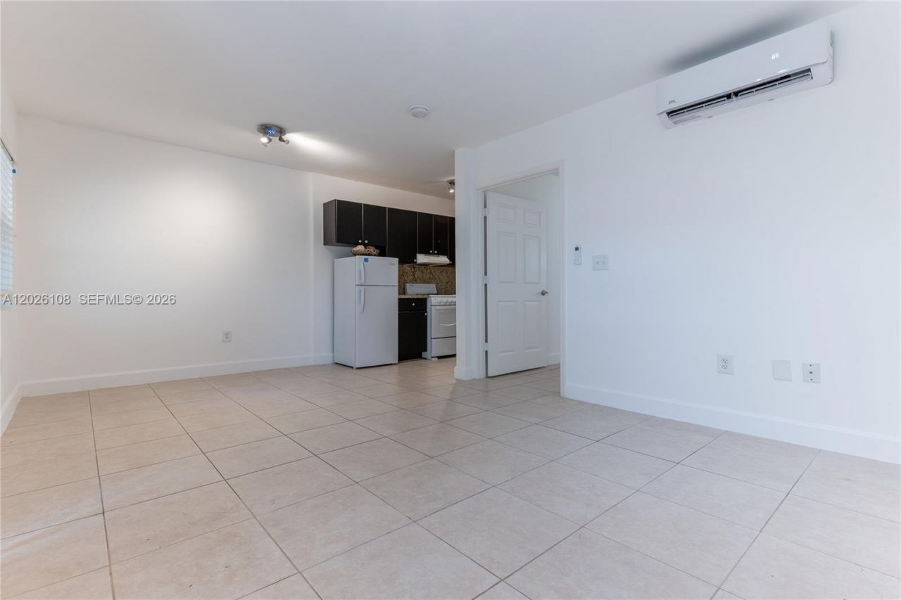 335 Georgia St , Hollywood, FL 33019 Photo