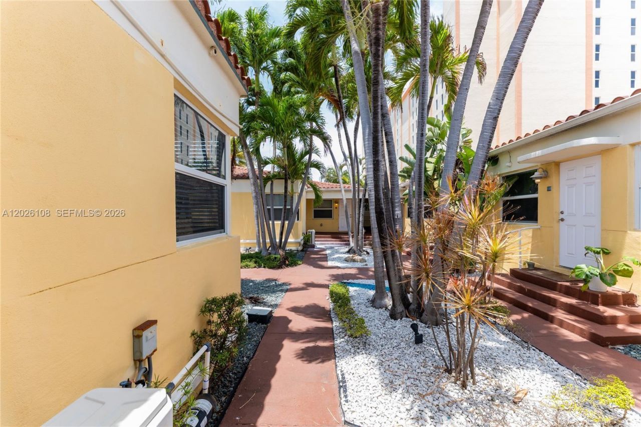 335 Georgia St , Hollywood, FL 33019 Photo