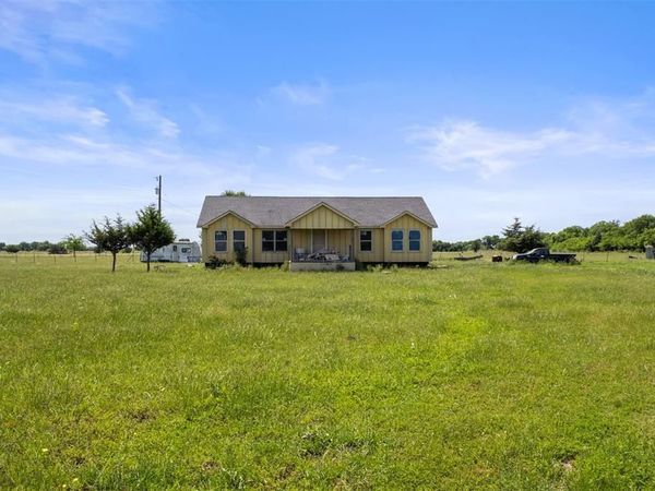 2791 Farm Road 2068 , Klondike, TX 75448