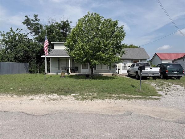 403 N Reagan Street , Hamilton, TX 76531