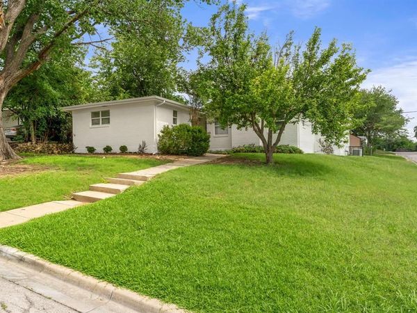 3313 Bilglade Road , Fort Worth, TX 76133