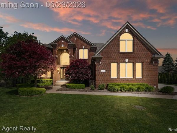 18775 Newbridge Drive, Macomb Twp, MI 48044