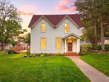 357 6th Street N, Bayport, MN 55003