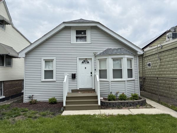 5230 W 51st Street , Chicago, IL 60638