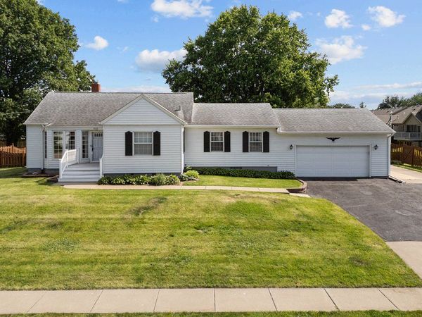 1325 Lincoln Road , Bettendorf, IA 52722