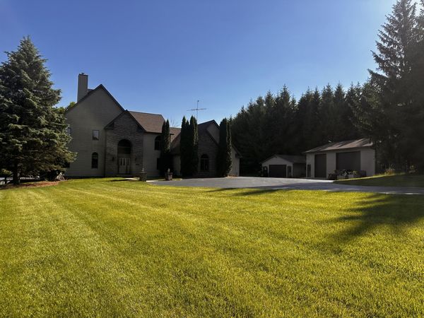 W1780 W Auburn Ashford Dr, Auburn, WI 53010
