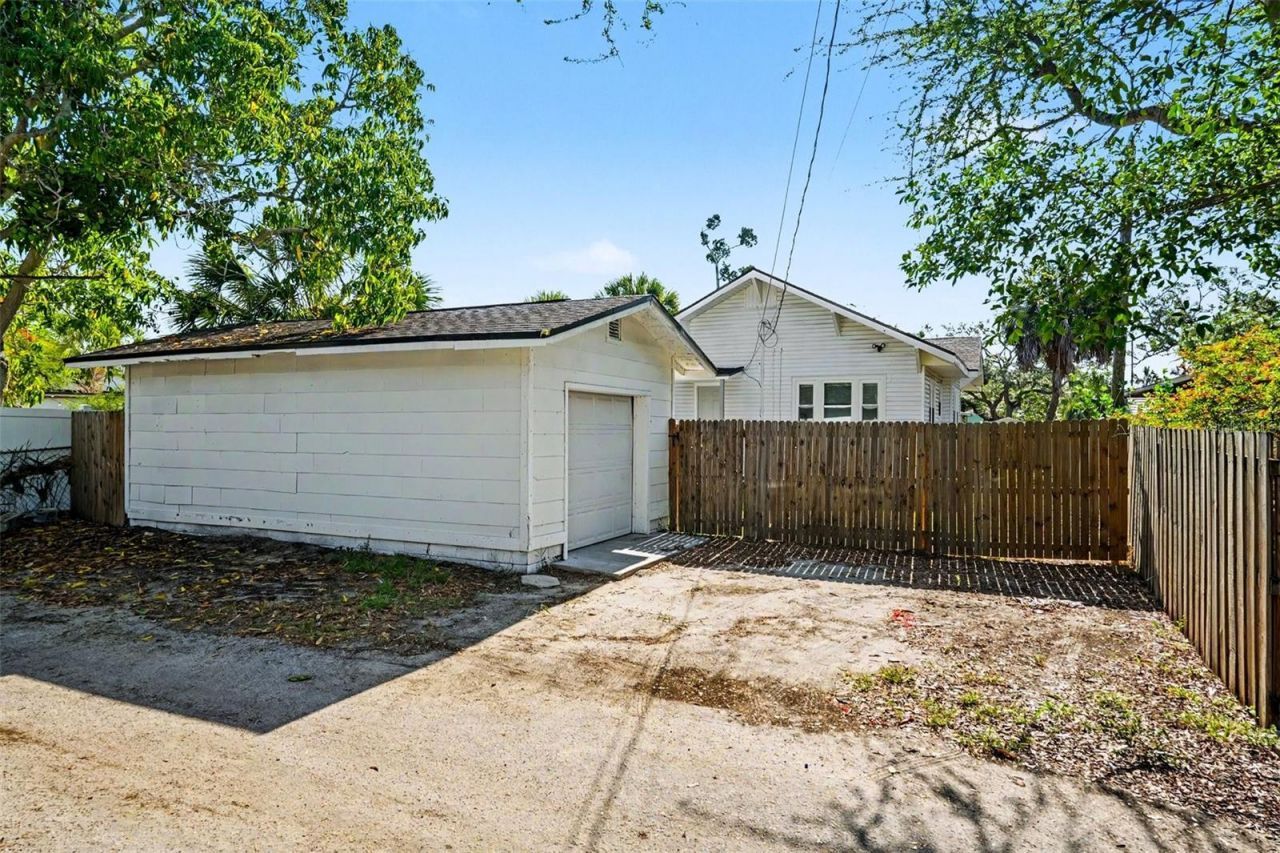 2527 Highland Street S, Saint Petersburg, FL 33705 Photo