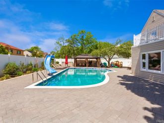 1566 Pebble Lane Hewlett, NY 11557