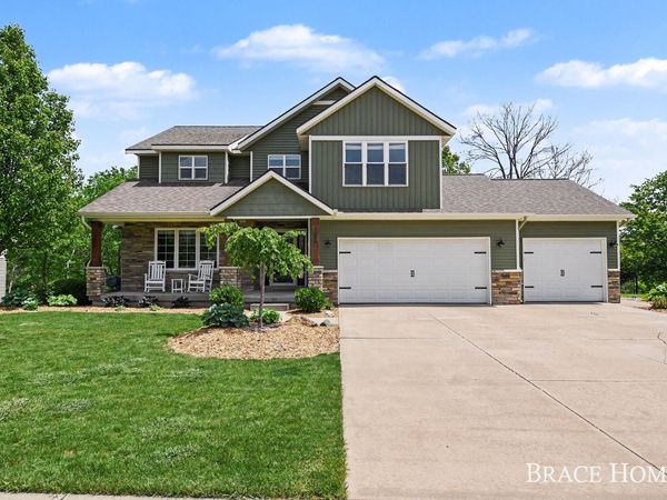 156 Hightower Drive NE, Rockford, MI 49341