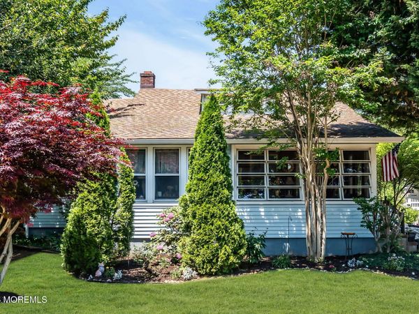 24 Foster Street, Middletown, NJ 07701