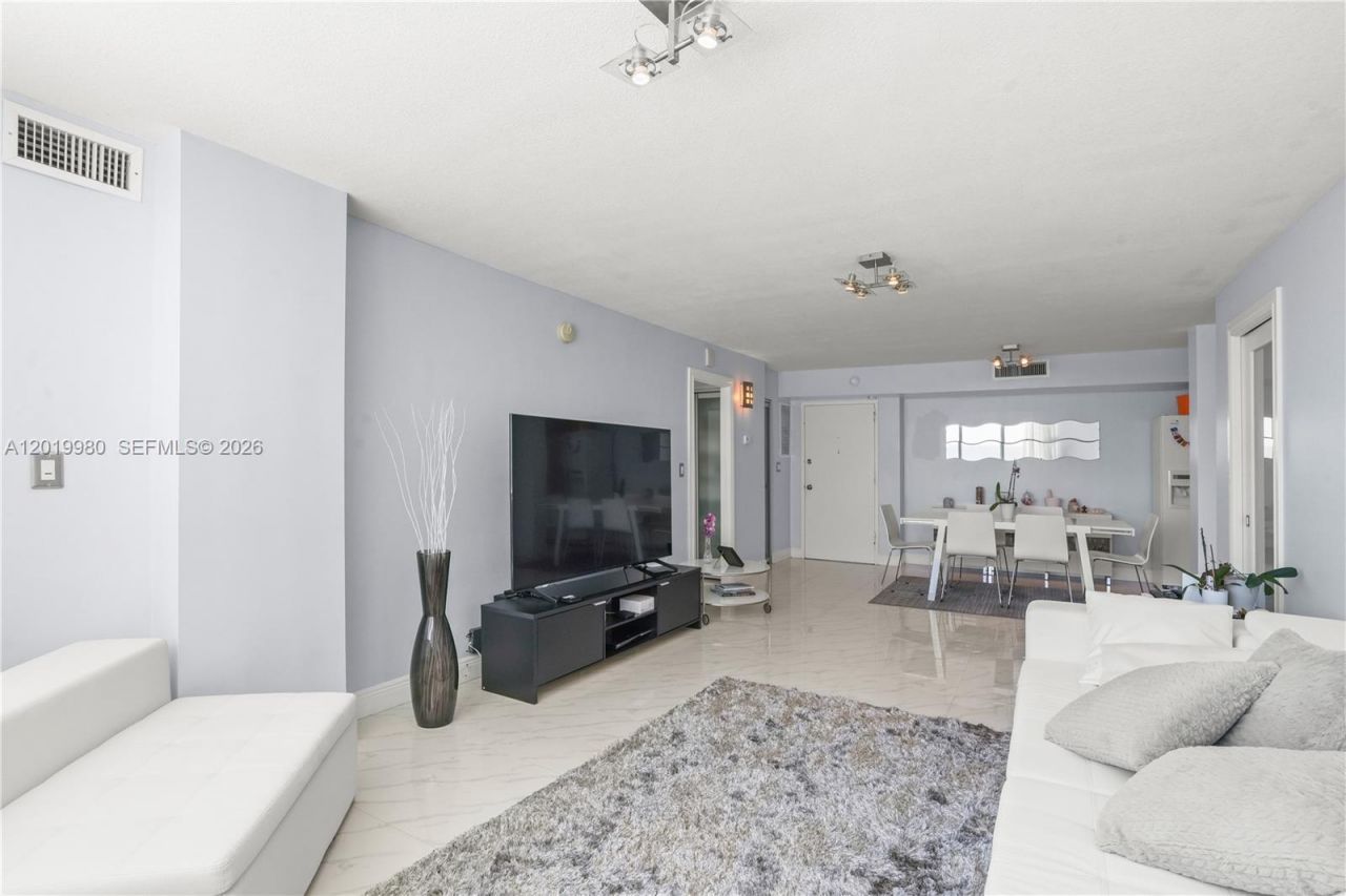 7135 Collins Ave , Unit 712, Miami Beach, FL 33141 Photo