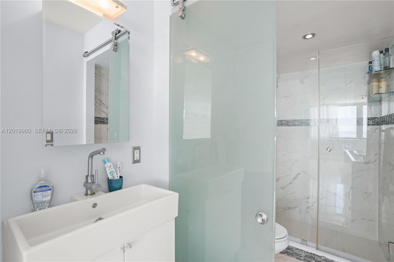 7135 Collins Ave , Unit 712, Miami Beach, FL 33141 Photo