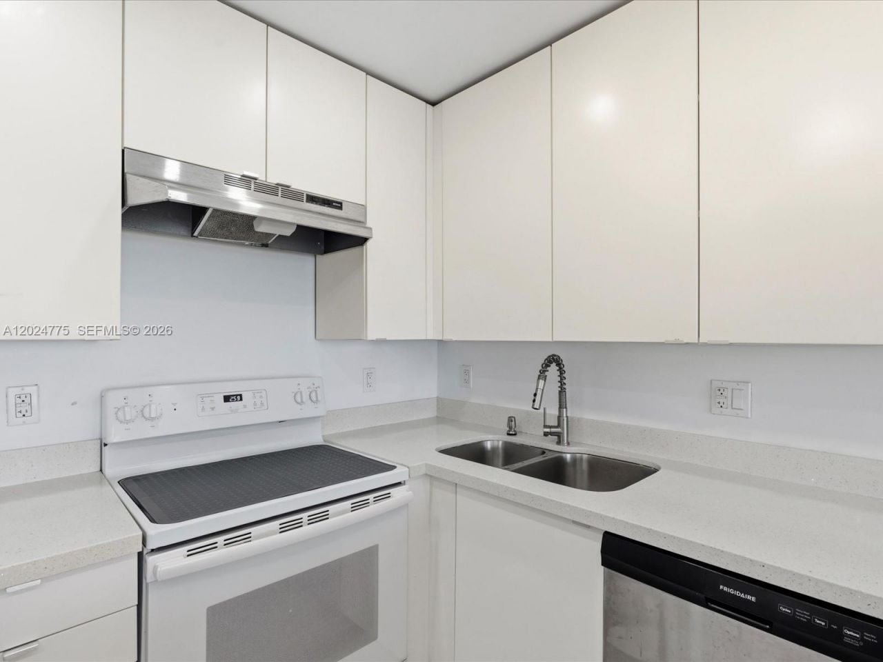 1817 S Ocean Dr , Unit 918, Hallandale Beach, FL 33009 Photo