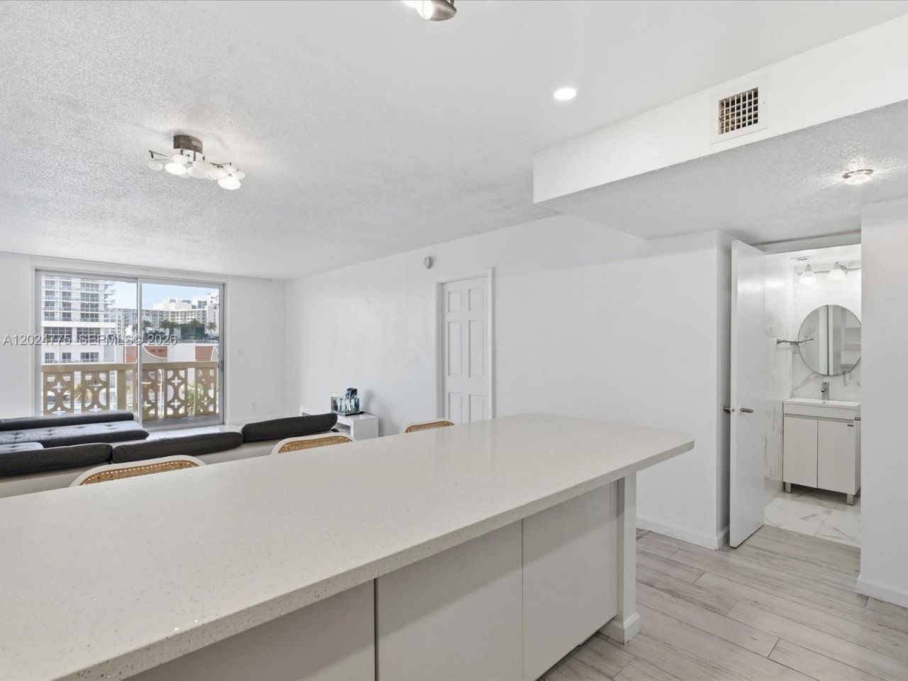 1817 S Ocean Dr , Unit 918, Hallandale Beach, FL 33009 Photo
