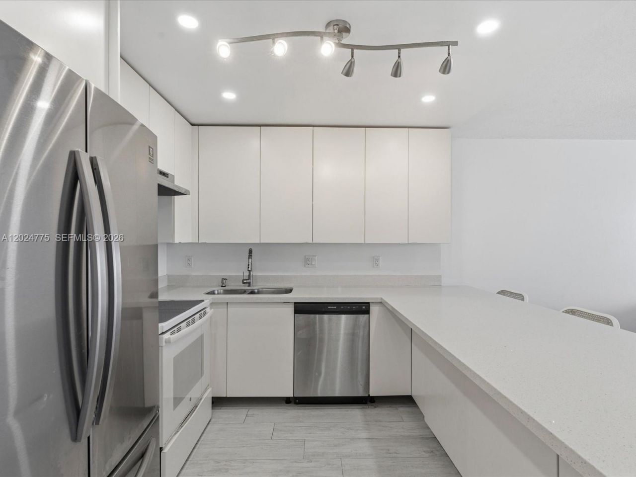1817 S Ocean Dr , Unit 918, Hallandale Beach, FL 33009 Photo