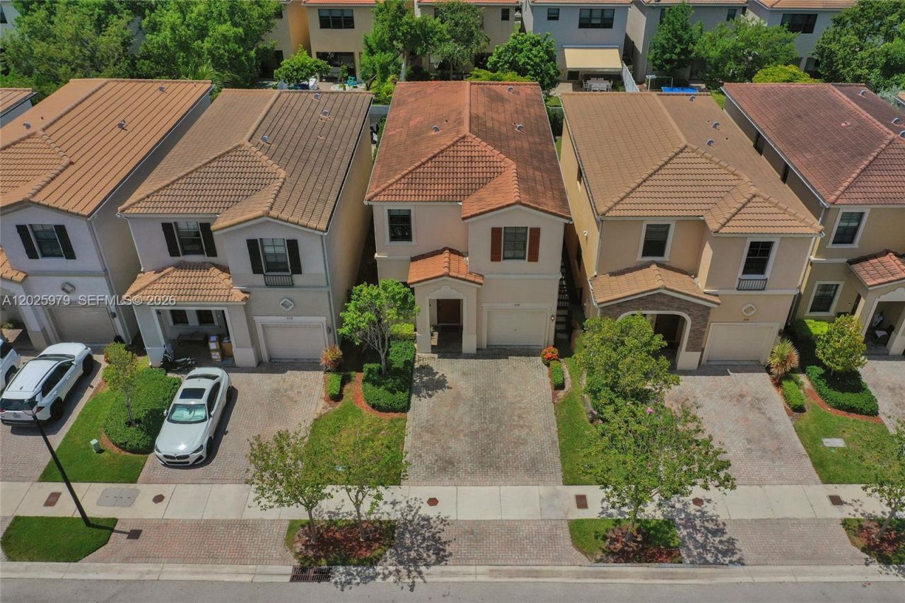650 NE 191st Ter, Miami, FL 33179 Photo
