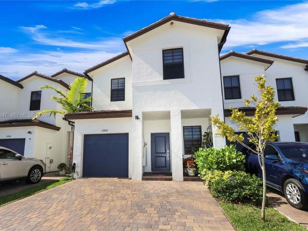 12862 SW 231st St , Miami, FL 33170