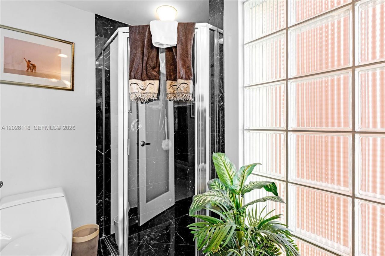 1455 Ocean Dr , Unit 1106, Miami Beach, FL 33139 Photo