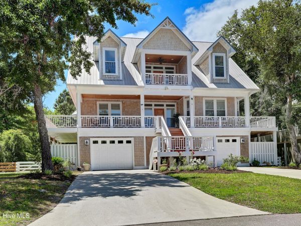 213 Oak Outlook Way N, Carolina Beach, NC 28428