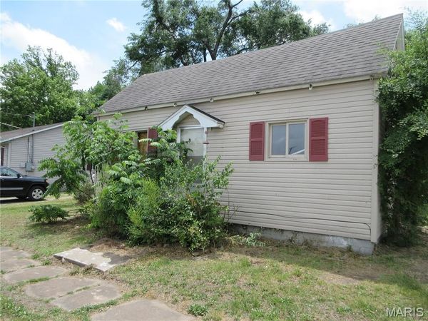 108 E Elm , West Frankfort, IL 62896