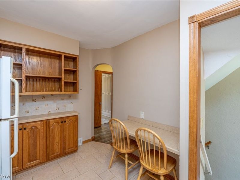 6136 N Canterbury Road , Parma, OH 44129 Photo 10