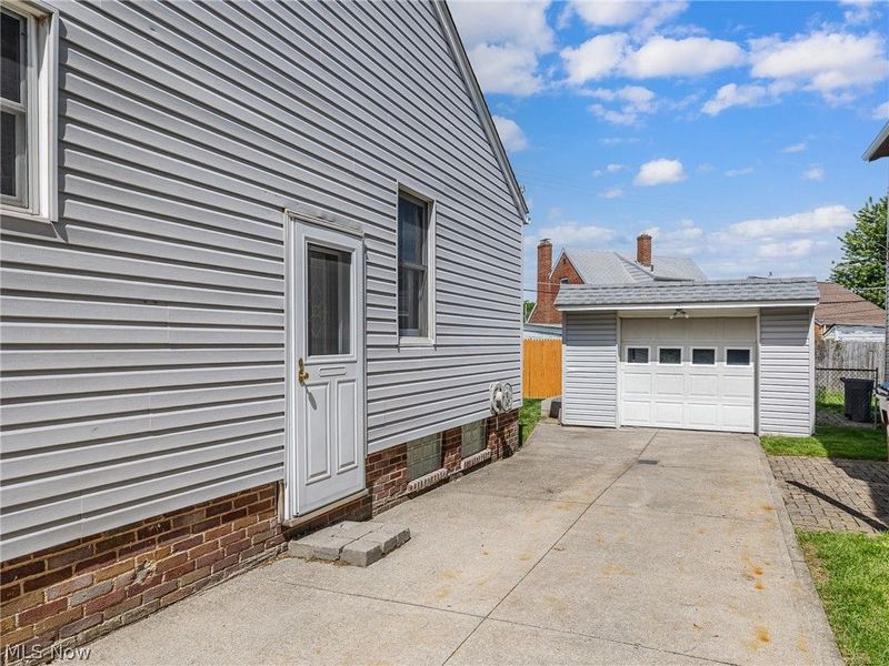 6136 N Canterbury Road , Parma, OH 44129 Photo 30
