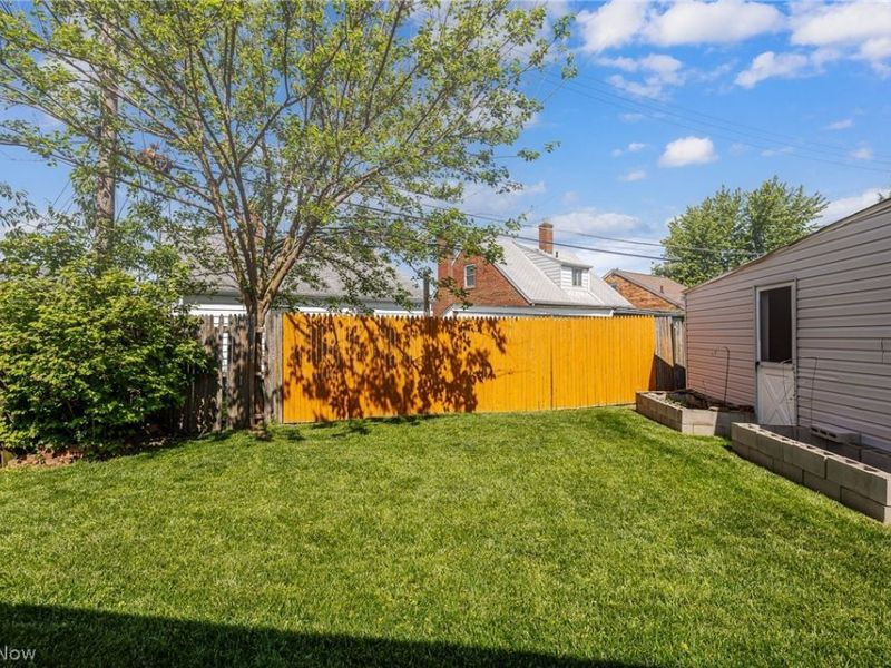 6136 N Canterbury Road , Parma, OH 44129 Photo 31