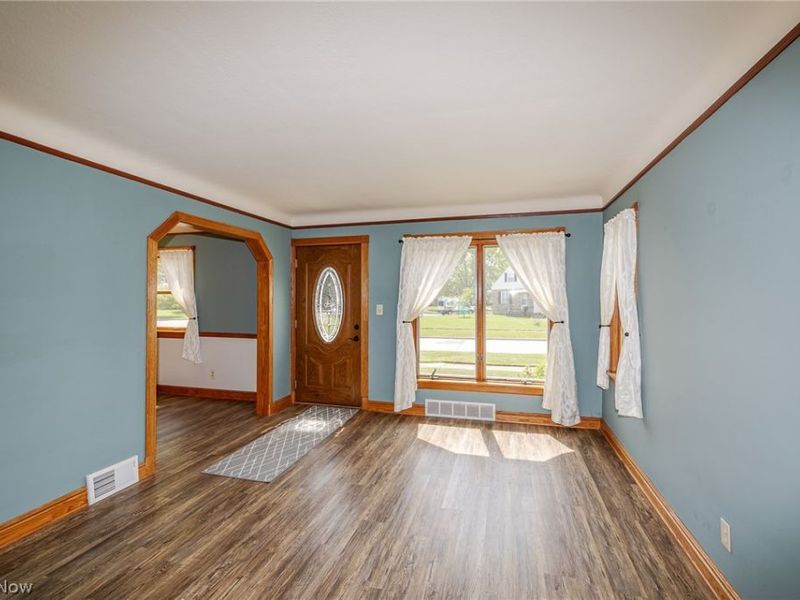 6136 N Canterbury Road , Parma, OH 44129 Photo 4