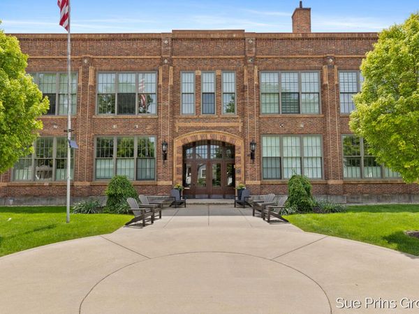 156 W 11th Street, Unit 106, Holland, MI 49423