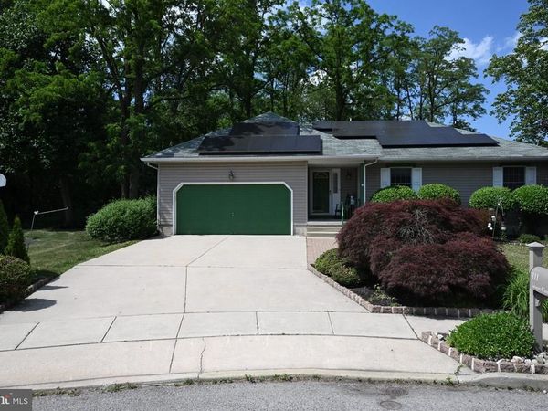 111 JASON COURT , DELRAN, NJ 08075