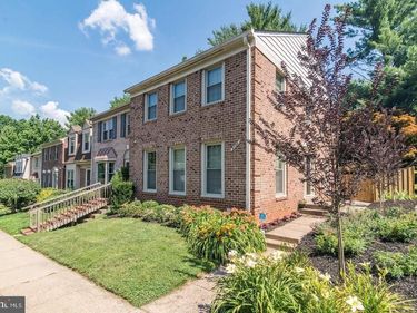 5720 CROWNLEIGH COURT, BURKE, VA 22015
